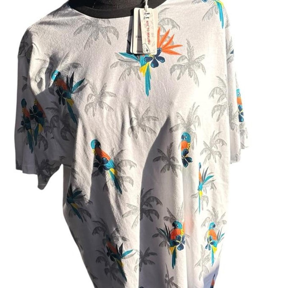 Free Planet Men's T-Shirt with multicolored parrots and palm trees